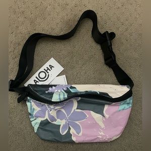 SOLD! Ⓜ️ NWT Aloha Collection Pau Hana Mini Hip Fanny Pack
